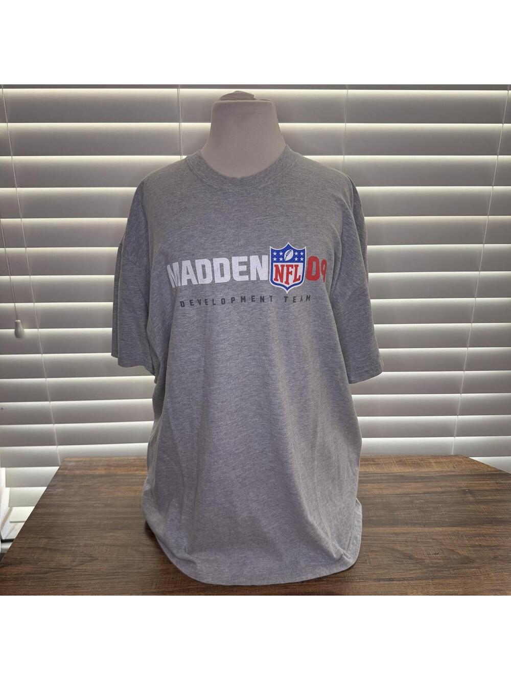 Vintage Madden NFL 09 Development Team T-Shirt XL Gray